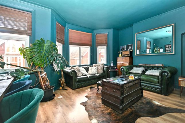 Flat 2, 12, Gore Park Road, Eastbourne photo 2