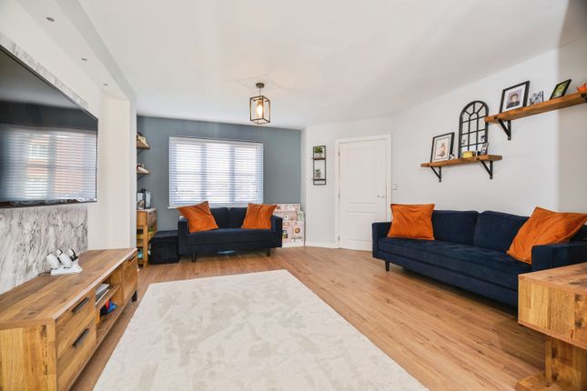 64, Sculptor Crescent, Stockton-on-tees photo 4