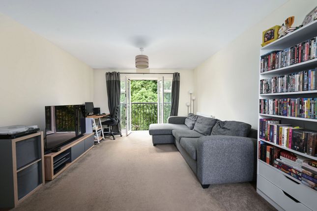 13, Coxwell Avenue, Farnborough photo 4