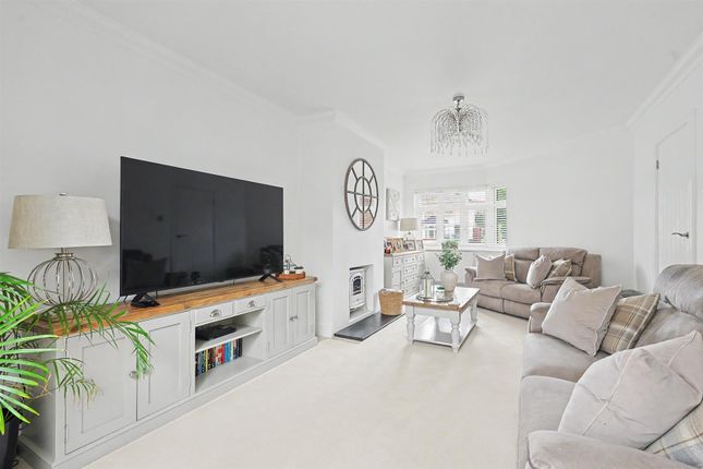 23A, Leslie Road, Rayleigh photo 2
