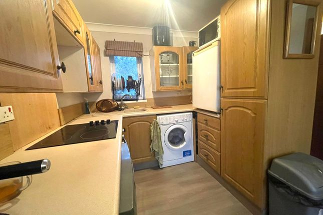 27, Fairhaven Close, Cardiff photo 2