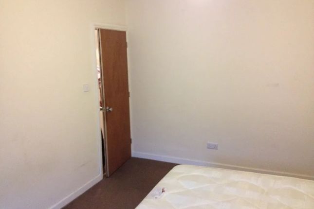 Room to rent in Broadwater Road, London