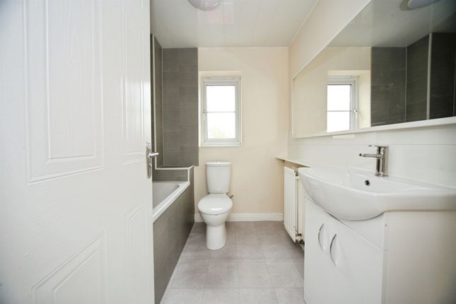 Morgan Close, Luton photo 4