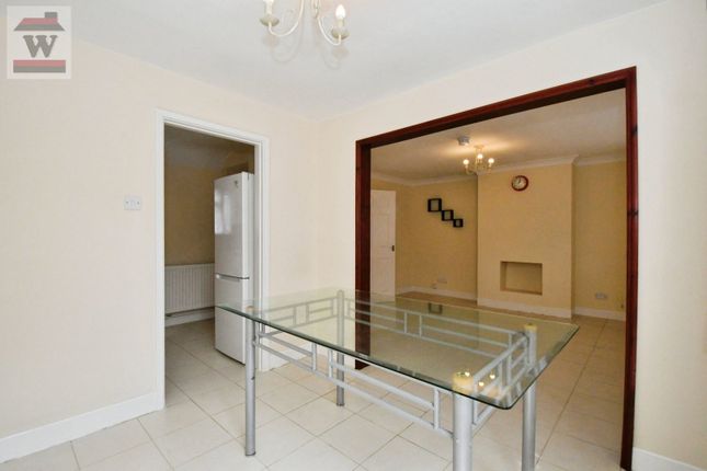 6, Ivy Lane, Hounslow photo 4