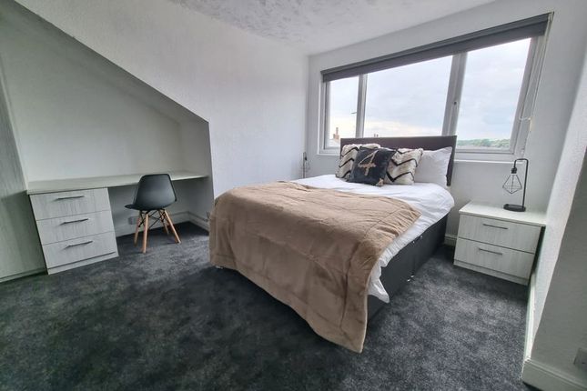 Royal Park Avenue, Leeds photo 5