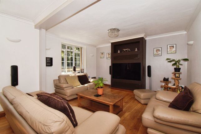 21, Stoneygate Court, Leicester photo 4