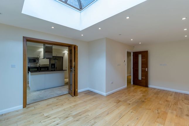 Birchwood House, 29a Wyatts Road, Chorleywood photo 5