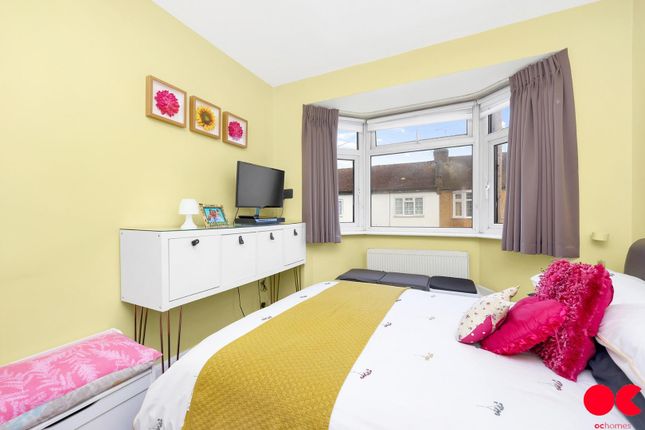 End terrace house for sale in Suffield Road, London