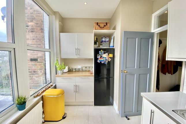 Flat B, 6, Muswell Road, London photo 4