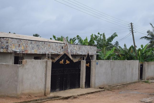 Detached house for sale in Suhum, Eastern Region, Ghana