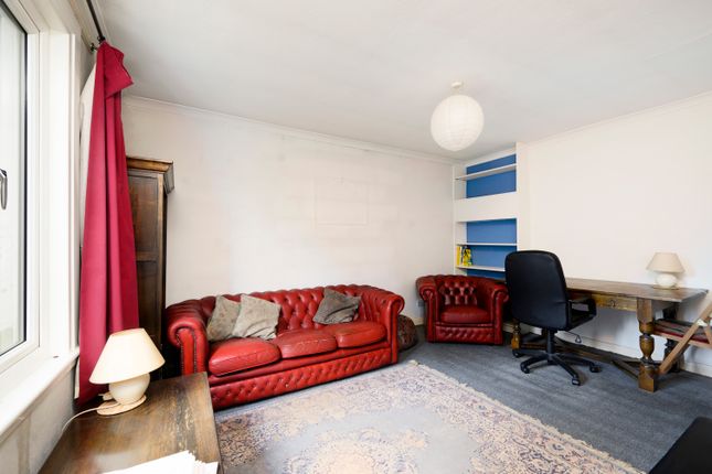 Flat for sale in Adolphus Road, London