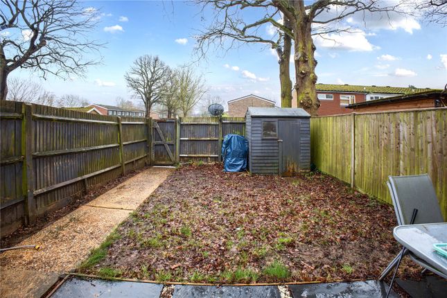 17, Copse Side, Surrey photo 2