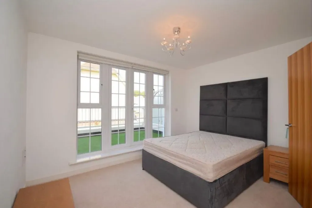 Terraced house to rent in Higham Avenue, Snodland