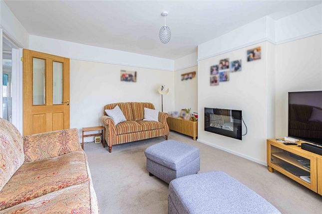 27, Medley Close, Eaton Bray photo 4