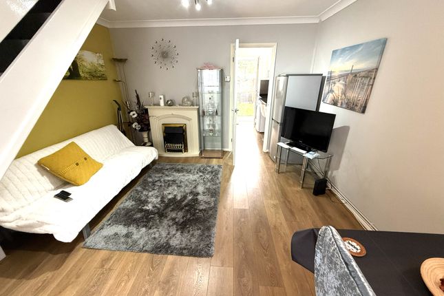 87, Slepe Crescent, Parkstone photo 4