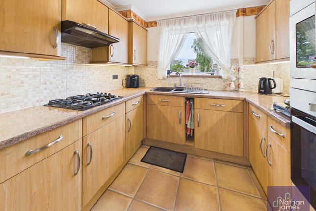 16, Osprey Drive, Caldicot photo 3