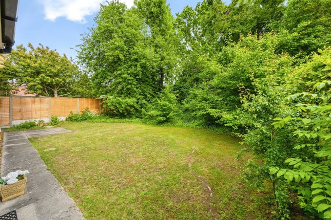 107, Deep Spinney, Bedford photo 4