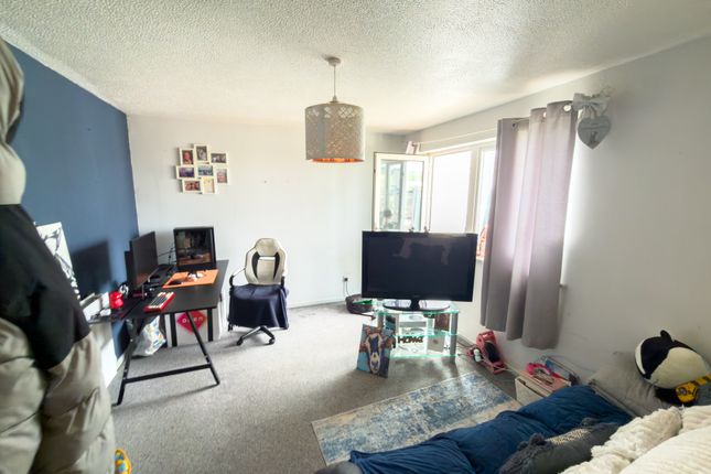 23, Prestatyn, Denbighshire photo 4