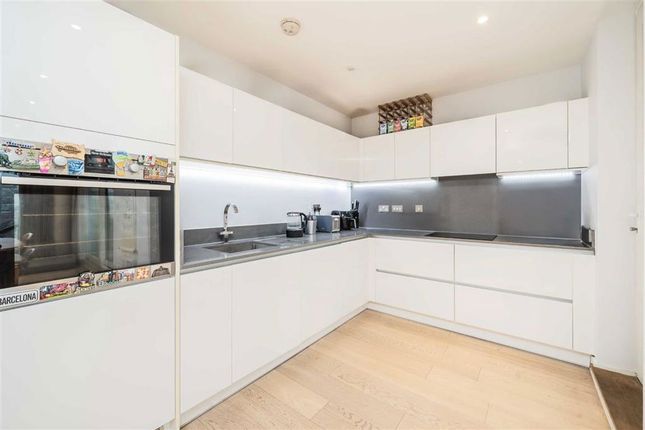 Flat 10, Globe View House, 171, Blackfriars Road, London photo 3