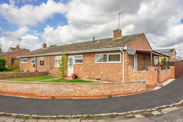 Thumbnail Semi-detached bungalow for sale in Oakfield Road, Carterton, Oxfordshire