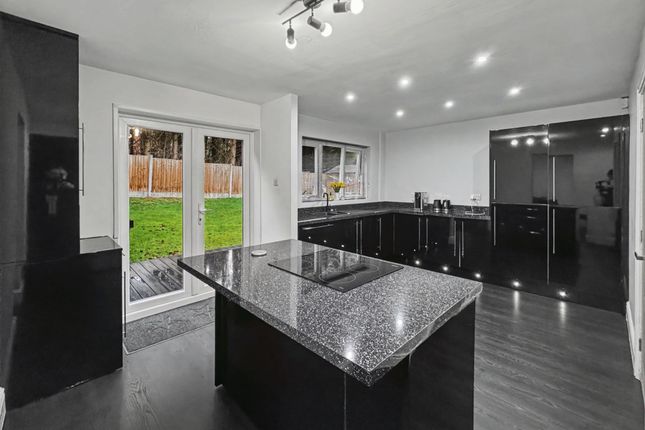 21 Ringley Chase, Manchester photo 4