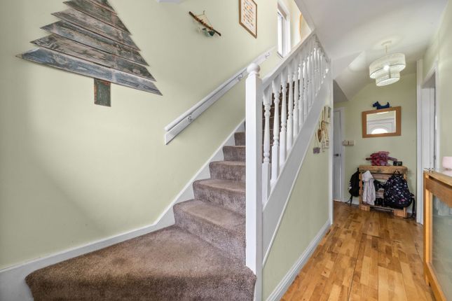 18, Broomage Avenue, Larbert photo 4