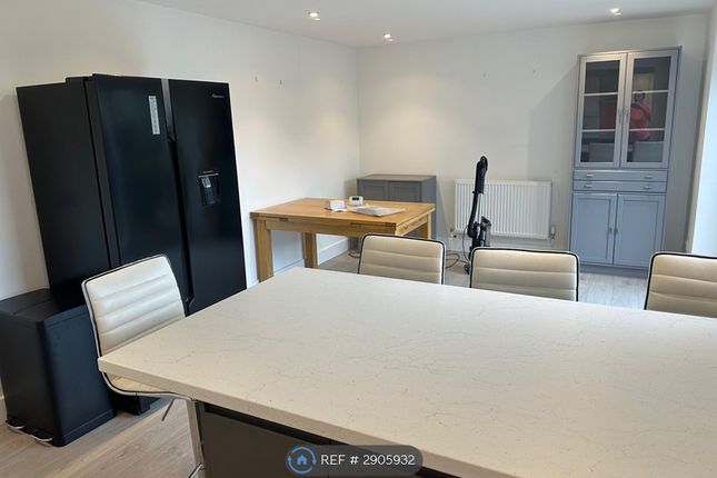 Carrington Crescent, Wendover, Aylesbury photo 4