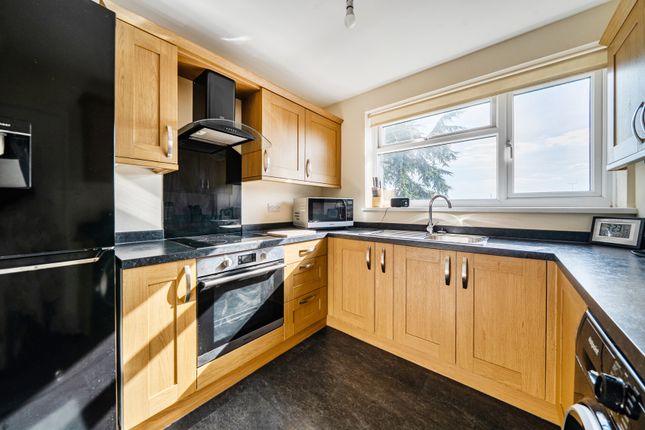 81, Abbotswood, Bristol photo 4