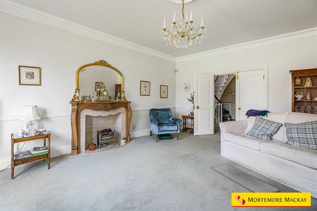 1A, Branscombe Gardens, London photo 3