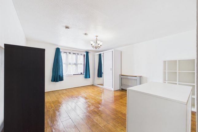 2-bed house on 217, Portland Road, London, £1,900/mo
