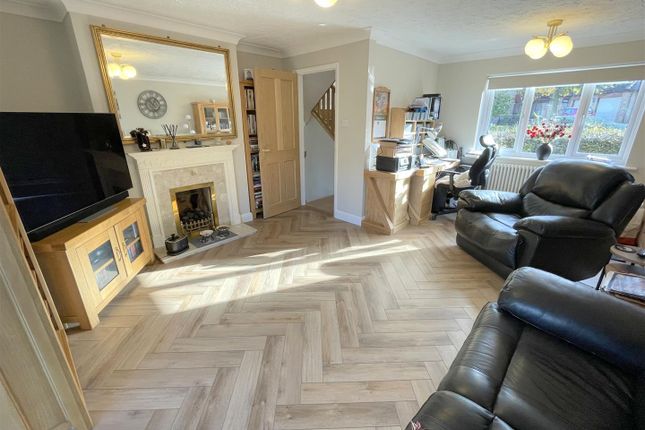 41, Grantham Crescent, Ipswich photo 2