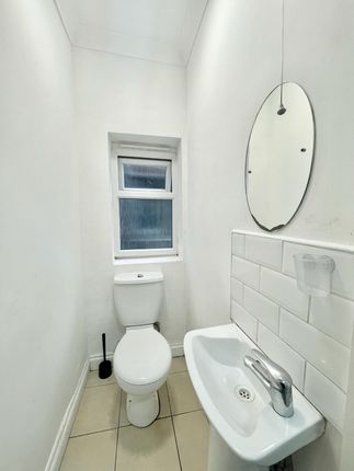 Duplex to rent in Grove Green Road, London