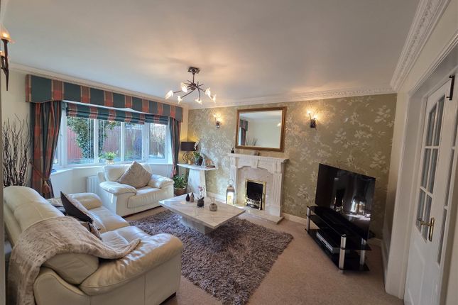 17, Fonton Hall Drive, Sutton-In-Ashfield photo 2
