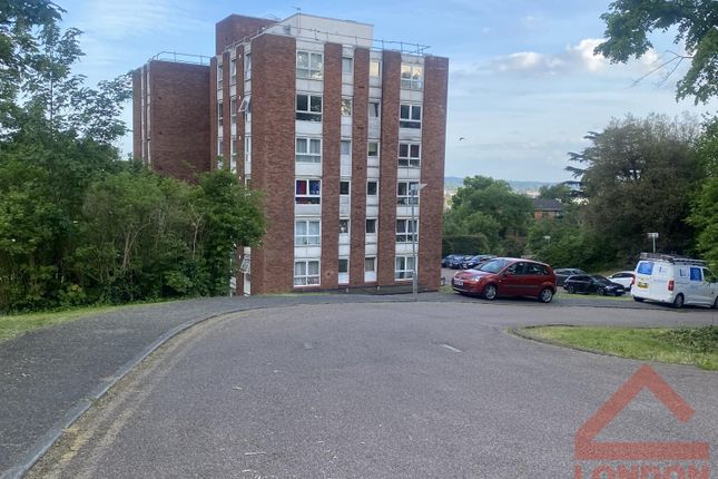 Flat for sale in Ross Road, London