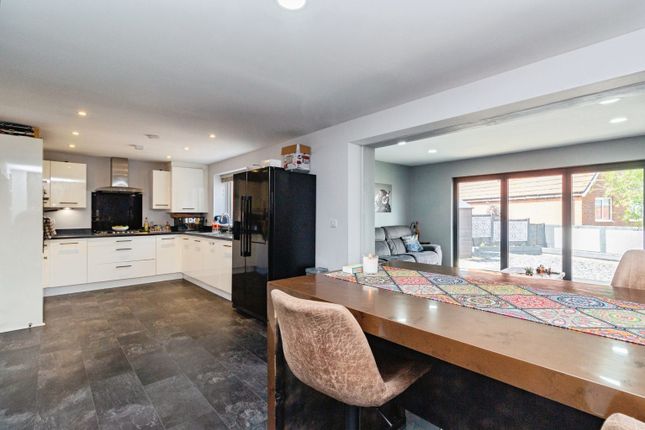 42, Wheelwright Drive, Eccleshall photo 4