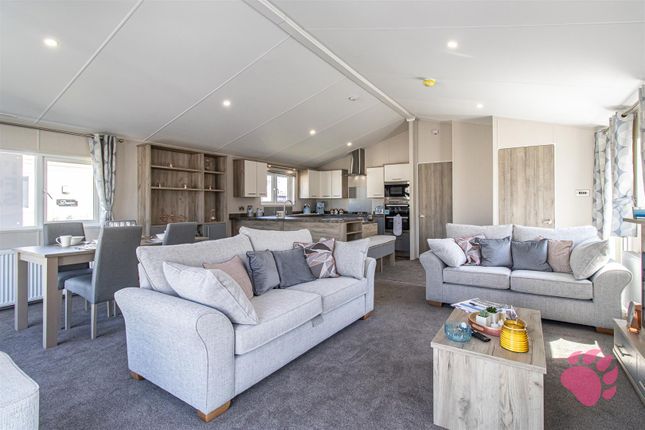 Mobile/park home for sale in The Willerby Cadence, Steeple Bay Holiday Park