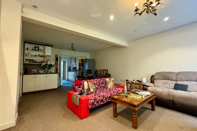 25, Elers Road, Hayes photo 2