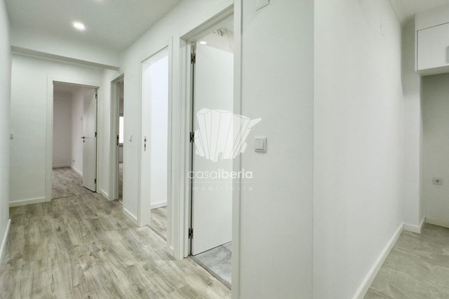 Apartment for sale in Corroios, Corroios, Seixal