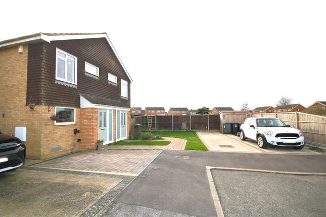 44, Field Avenue, Canterbury photo 4