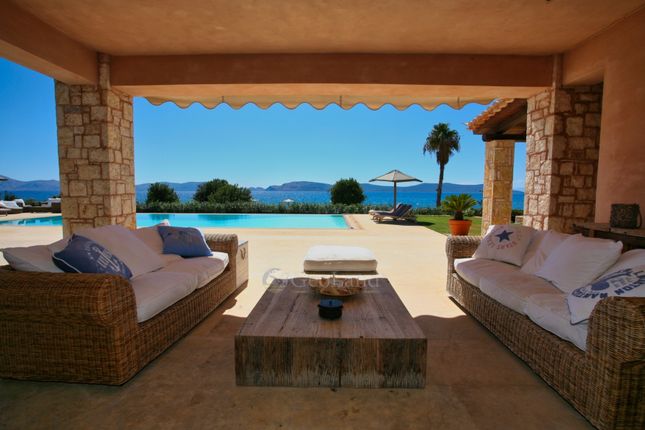 Villa for sale in Plepi, Greece