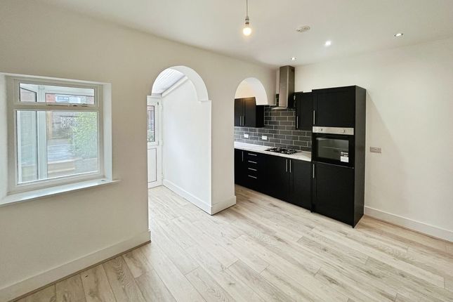 17, Dudley Avenue, Bolton photo 3