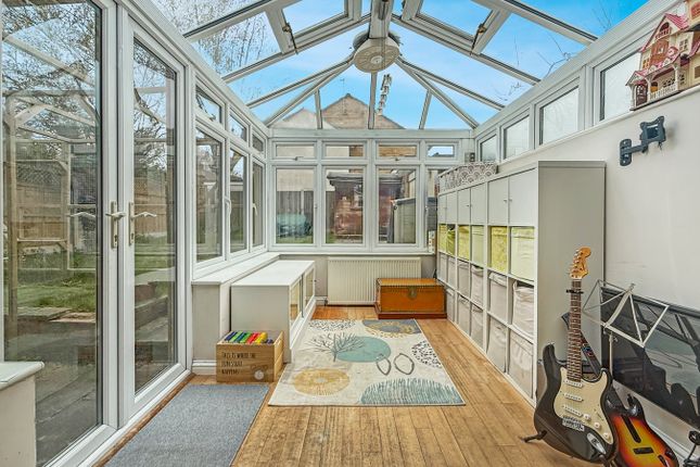 9, Garden Fields, Dunmow photo 3