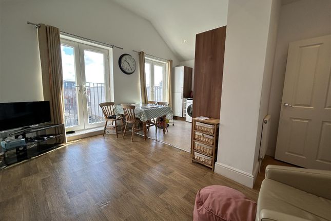 Flat 7, 3-4, Westbrook Gardens, Margate photo 5