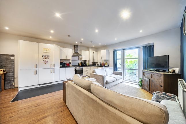 Carroll Court, Mitcham photo 4