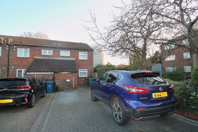69, Elmgrove Crescent, Harrow photo 2