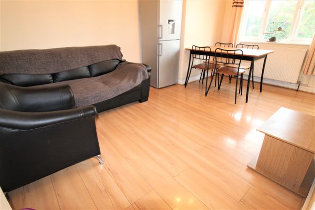 Thumbnail Flat to rent in Litchfield Gardens, London
