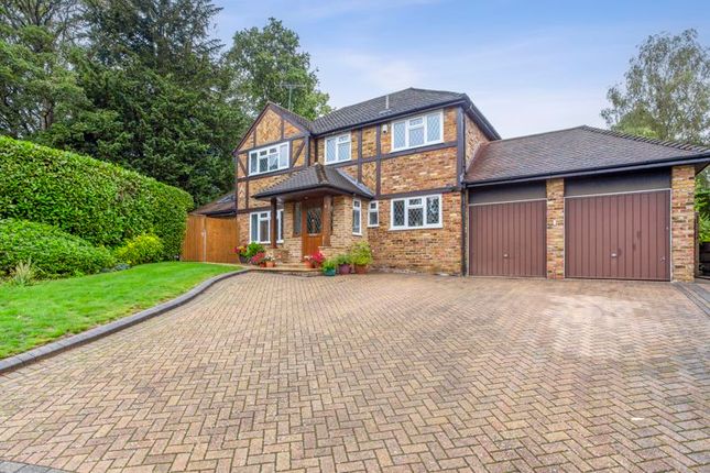 Thumbnail Detached house for sale in Hawkes Leap, Windlesham