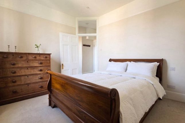 8 Jeffreys Court, Jeffreys Road, London photo 4