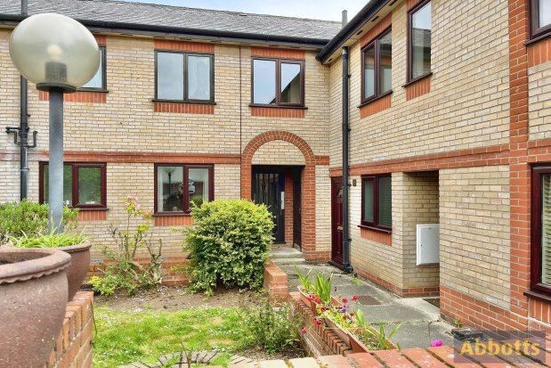 Flat to rent in Sheringham Court, Stowmarket