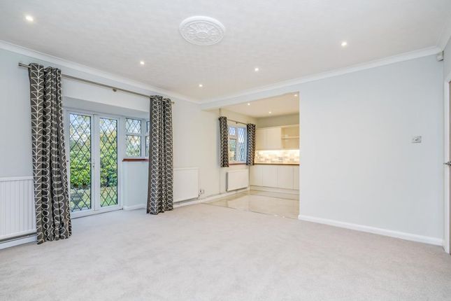 41, Shaldon Way, Surrey photo 2